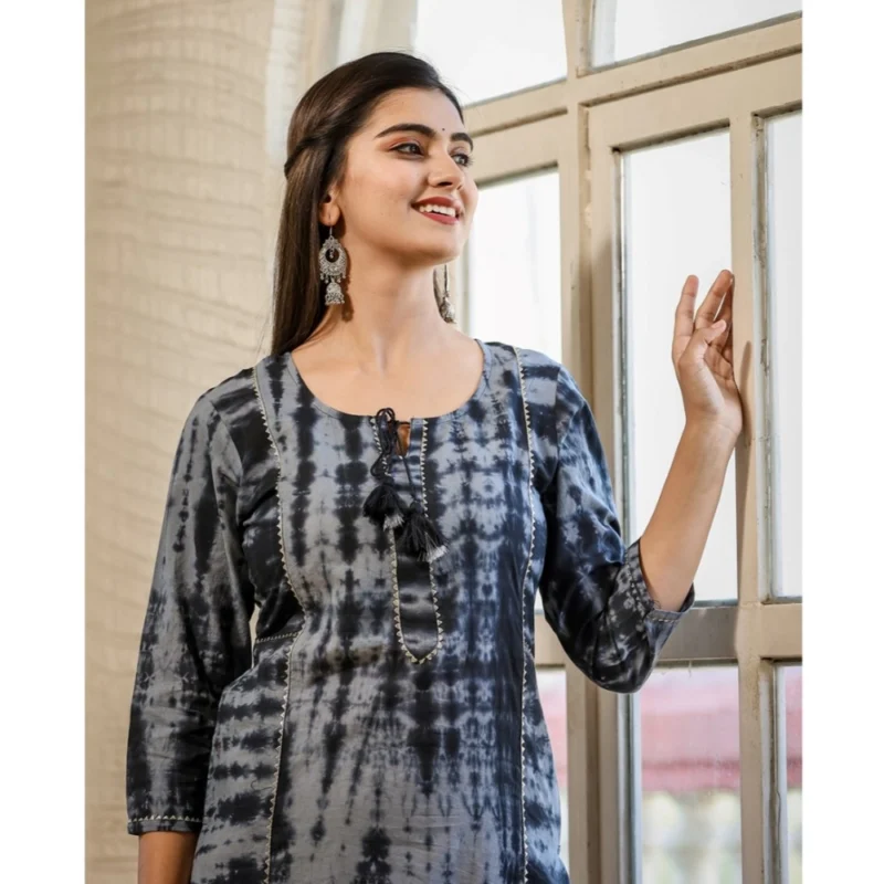 Generic Women's Cotton Dyed 3/4 Sleeve Round Neck Kurti (Black) - Image 2
