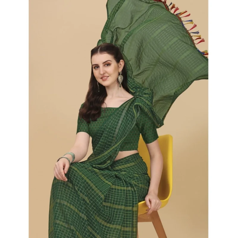 Generic Women's Silk Blend Checkered Saree With Unstitched Blouse 5.5Mtr (Green) - Image 4