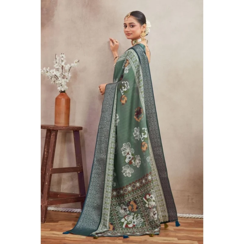Generic Women's Crepe Silk Printed Saree With Unstitched Blouse 5.5Mtr (Green) - Image 4